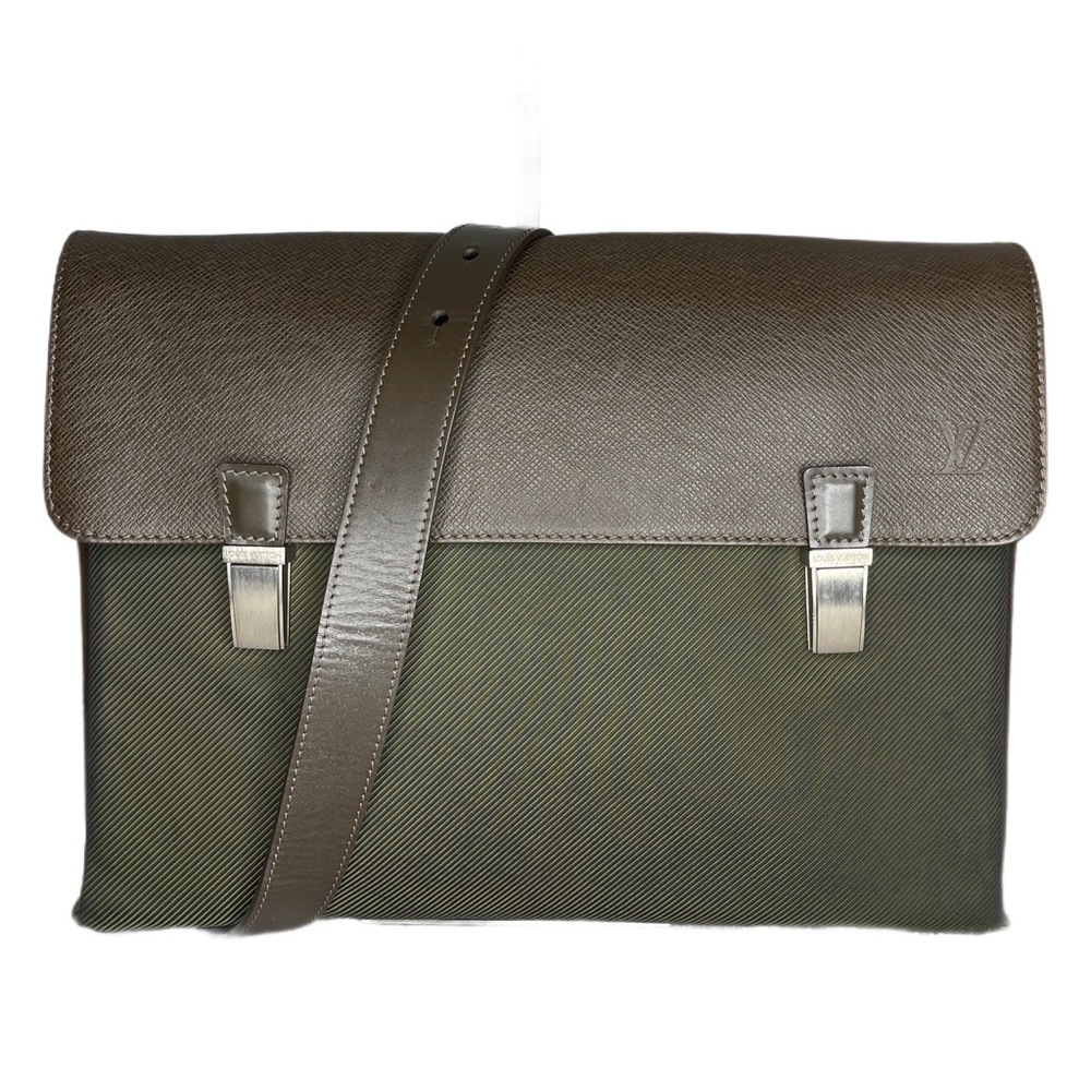 Louis Vuitton Taiga Saratov GM messenger with COA (certificate of authenticity)